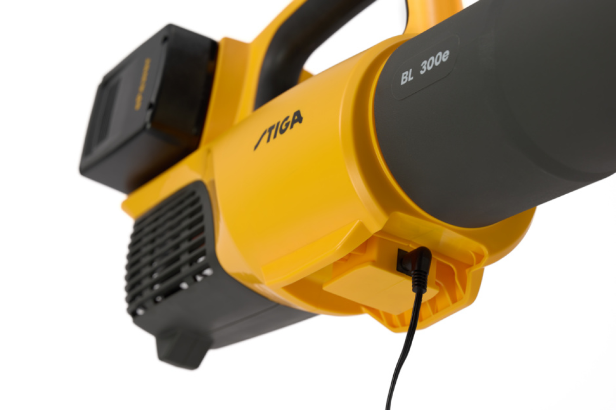 STIGA suflantă de frunze cu acumulator BL 300e Kit (cu acumulator și încărcător) – cumpără online România