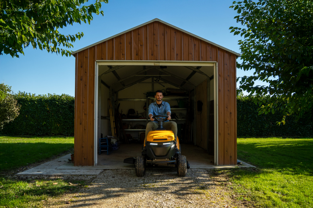 STIGA tractor de tuns iarba pe acumulator TORNADO 398e – cumpără online România