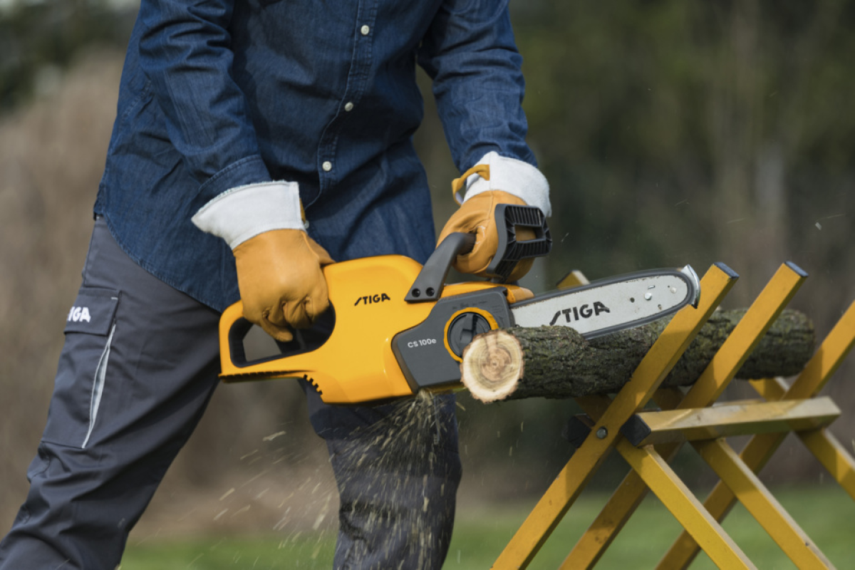 Motoferăstrău pe baterie STIGA CS 100e Kit (baterie și încărcător incluse) – cumpără online România